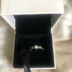 Pandora pearl ring (used)
